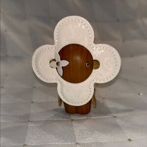 ⭐️V Bag Charm ⭐️